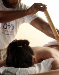 Massage aux bambous